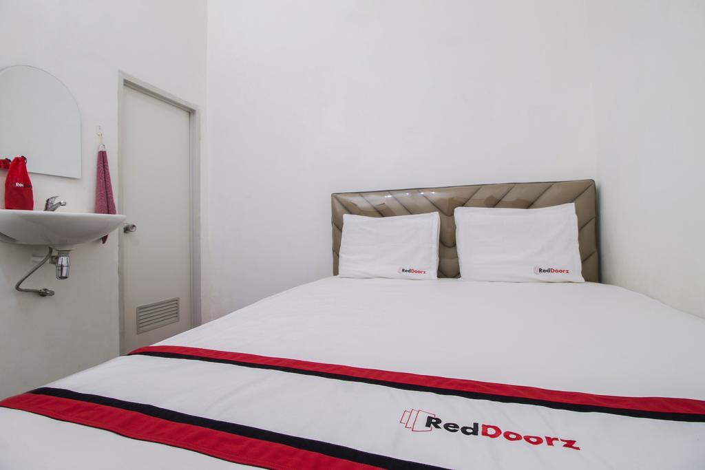 Rumah tetamu Reddoorz @ Radio Dalam