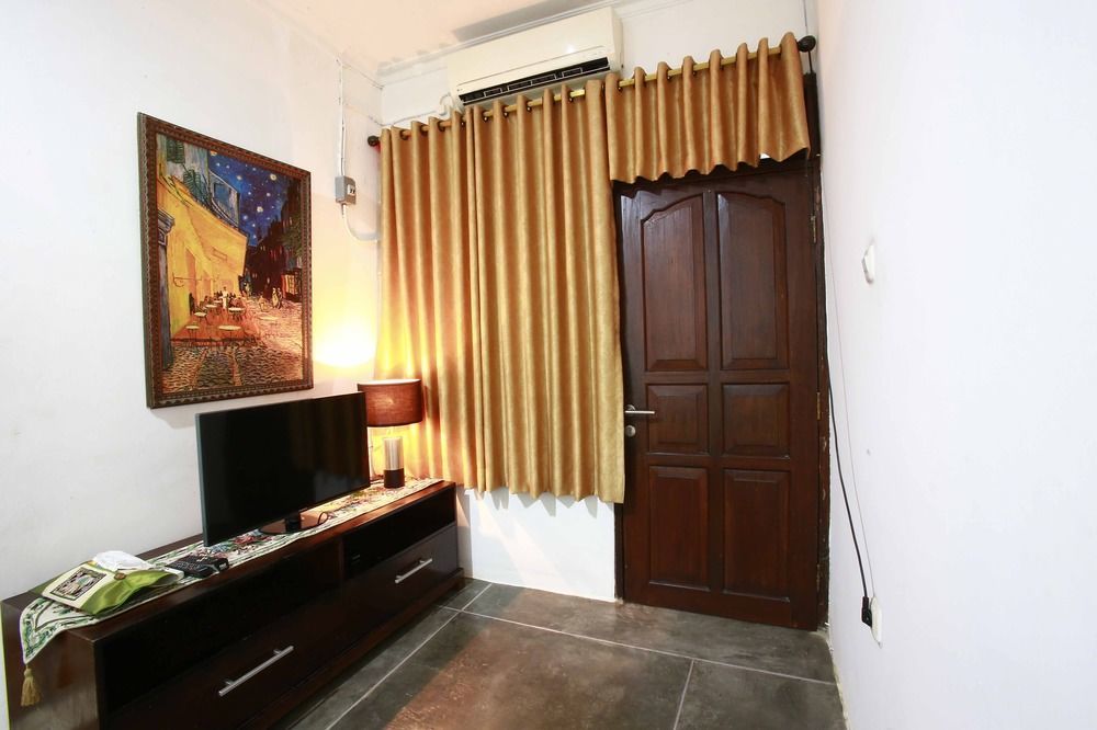 Rumah tetamu Reddoorz @ Radio Dalam 2*